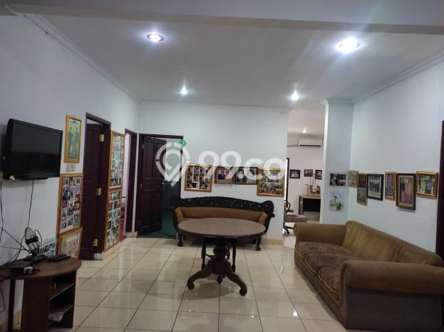 EXCLUSIVE OFFER! Rumah kawasan Lebak Bulus, 0 KM, Lingkungan Elite, Luas 350m² Bangunan 200m² EXCLUSIVE OFFER! Rumah kawasan Lebak Bulus, 0 KM, Lingkungan Elite, Luas 350m² Bangunan 200m²