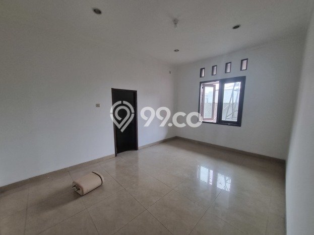 Lokasi strategis! Rumah siap pakai dikontrakkan di Mampang Prapatan LB 350m2 Lokasi strategis! Rumah siap pakai dikontrakkan di Mampang Prapatan LB 350m2