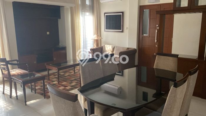 FEATURED! Rumah di , 4 KM, Area Premium, Luas 220m2m² LB 350m2m² FEATURED! Rumah di , 4 KM, Area Premium, Luas 220m2m² LB 350m2m²