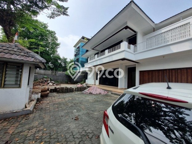 Lokasi strategis! Rumah siap huni dikontrakkan di Mampang Prapatan LB 600m2 Lokasi strategis! Rumah siap huni dikontrakkan di Mampang Prapatan LB 600m2