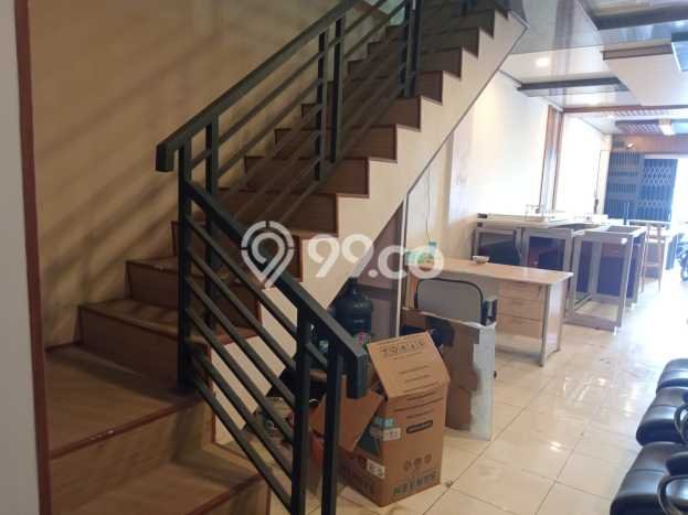 LOKASI PREMIUM! Ruko Kawasan Niaga Kawasan , Luas 204m2m², Siap Operasional LOKASI PREMIUM! Ruko Kawasan Niaga Kawasan , Luas 204m2m², Siap Operasional