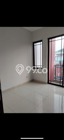 Dijual Hunian Rumah Terawat 3 KT di Green Lake City, Jakarta Barat Dijual Hunian Rumah Terawat 3 KT di Green Lake City, Jakarta Barat