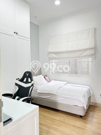 Jual Rumah Luas Megah Dengan View Eksklusif di Green Lake City, Jakarta Barat Jual Rumah Luas Megah Dengan View Eksklusif di Green Lake City, Jakarta Barat