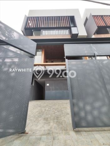 Rumah Elit LB 450m2 Siap Huni Desain Elegan di Kemang, Jakarta Selatan Rumah Elit LB 450m2 Siap Huni Desain Elegan di Kemang, Jakarta Selatan