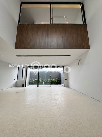 Rumah Elit LB 450m2 Siap Huni Desain Elegan di Kemang, Jakarta Selatan Rumah Elit LB 450m2 Siap Huni Desain Elegan di Kemang, Jakarta Selatan