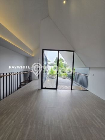 Rumah Elit LB 285m2 Siap Pakai Desain Elegan di Kemang, Jakarta Selatan Rumah Elit LB 285m2 Siap Pakai Desain Elegan di Kemang, Jakarta Selatan