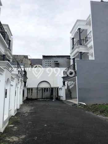 Siap Huni Rumah Mewah 5 Kamar di Jagakarsa Dekat ke Mana Pun Siap Huni Rumah Mewah 5 Kamar di Jagakarsa Dekat ke Mana Pun