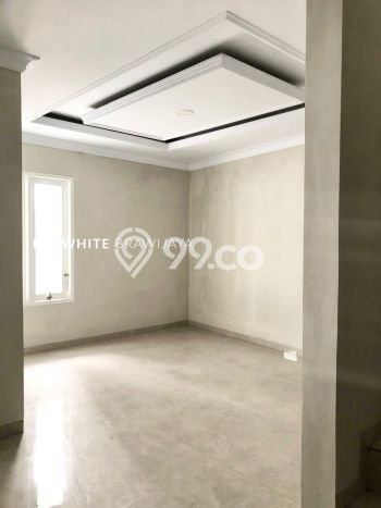 Siap Huni Rumah Mewah 5 Kamar di Jagakarsa Dekat ke Mana Pun Siap Huni Rumah Mewah 5 Kamar di Jagakarsa Dekat ke Mana Pun