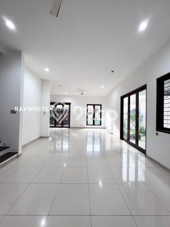 Jual Rumah Luas Elegan Dengan View Eksklusif di Cipete, Jakarta Selatan Jual Rumah Luas Elegan Dengan View Eksklusif di Cipete, Jakarta Selatan