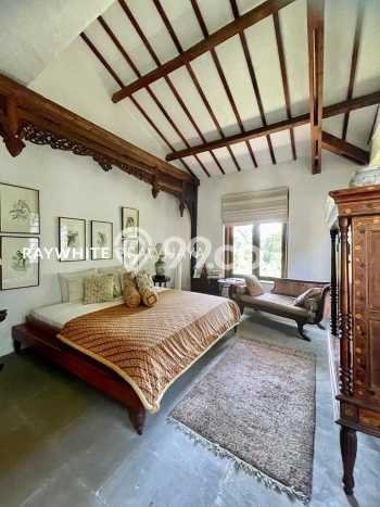 Rumah Mewah LB 1130m2 Siap Pakai Desain Elegan di Pejaten, Jakarta Selatan Rumah Mewah LB 1130m2 Siap Pakai Desain Elegan di Pejaten, Jakarta Selatan