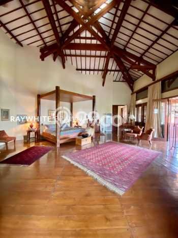 Rumah Mewah LB 1130m2 Siap Pakai Desain Elegan di Pejaten, Jakarta Selatan Rumah Mewah LB 1130m2 Siap Pakai Desain Elegan di Pejaten, Jakarta Selatan