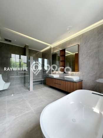 Hunian Mewah LB 522m2 Siap Pakai Desain Elegan di Kemang, Jakarta Selatan Hunian Mewah LB 522m2 Siap Pakai Desain Elegan di Kemang, Jakarta Selatan