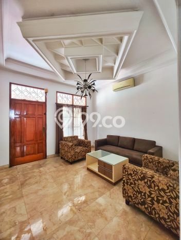 Rumah Nyaman 4 KT LT 364m² di Mega Kuningan, Jakarta Selatan Rumah Nyaman 4 KT LT 364m² di Mega Kuningan, Jakarta Selatan