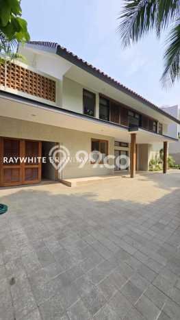 Rumah Premium di Kebayoran Baru, 3 KM, Lingkungan Nyaman, LT 632m² LB 532m² Rumah Premium di Kebayoran Baru, 3 KM, Lingkungan Nyaman, LT 632m² LB 532m²