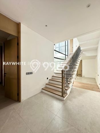Ready to Use! Luxury House LT 144m2 Desain Elegan di Pondok Labu Ready to Use! Luxury House LT 144m2 Desain Elegan di Pondok Labu