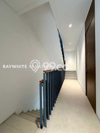 Rumah Elit Modern Tanpa Renovasi di Kemang Jakarta Selatan Rumah Elit Modern Tanpa Renovasi di Kemang Jakarta Selatan