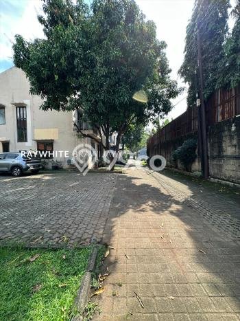 Tanah di Kemang, Luas 240m², Jalur Strategis Tanah di Kemang, Luas 240m², Jalur Strategis