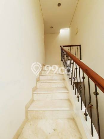 For Sale Rumah 4 Kamar Lokasi Strategis Nyaman dan Strategis di Ciputat Timur For Sale Rumah 4 Kamar Lokasi Strategis Nyaman dan Strategis di Ciputat Timur