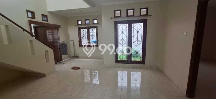 Disewakan Rumah Murah di Kemang Pratama Bekasi dengan 4 KT Disewakan Rumah Murah di Kemang Pratama Bekasi dengan 4 KT