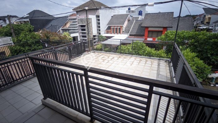 Rumah Modern 3 KT LT 162m2 di Kemang Pratama Rumah Modern 3 KT LT 162m2 di Kemang Pratama