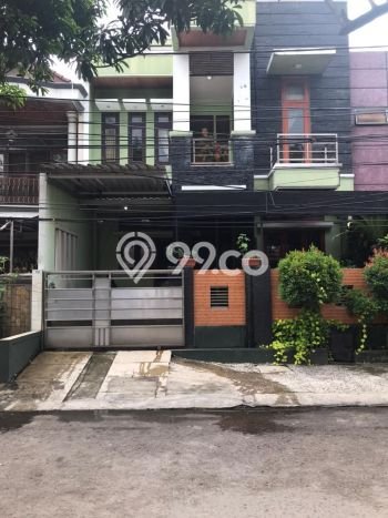 For Sale Hunian Rumah Terawat 5 Kamar di Kayuringin Jaya, Bekasi For Sale Hunian Rumah Terawat 5 Kamar di Kayuringin Jaya, Bekasi