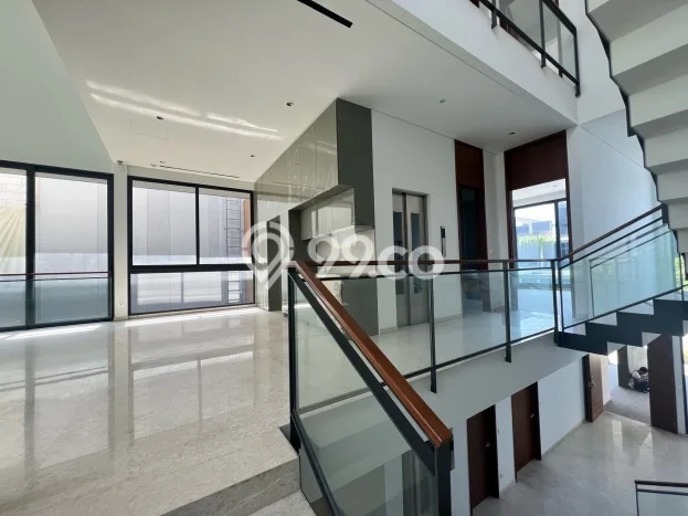 Disewakan Hunian Konsep Modern di BSD Tangerang Selatan dengan 5 KT Disewakan Hunian Konsep Modern di BSD Tangerang Selatan dengan 5 KT