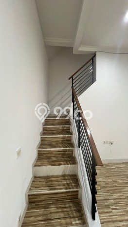 Disewakan! Rumah 3 Kamar Tidur &
2 Kamar Mandi di Gading Serpong, Tangerang Disewakan! Rumah 3 Kamar Tidur &
2 Kamar Mandi di Gading Serpong, Tangerang