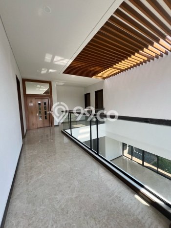 Rumah Modern Dikontrakkan di BSD Tangerang Selatan Lokasi Sangat Strategis Rumah Modern Dikontrakkan di BSD Tangerang Selatan Lokasi Sangat Strategis