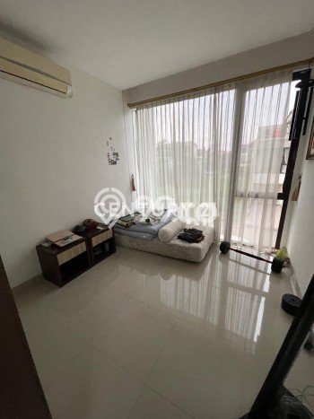 Disewakan! Rumah 4 Kamar Tidur &
3 Kamar Mandi di Bintaro, Tangerang Selatan Disewakan! Rumah 4 Kamar Tidur &
3 Kamar Mandi di Bintaro, Tangerang Selatan
