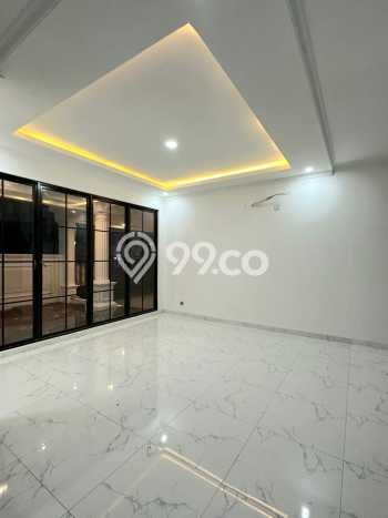 Rumah Mewah LB 300m2 Siap Huni Desain Elegan di Bintaro, Tangerang Selatan Rumah Mewah LB 300m2 Siap Huni Desain Elegan di Bintaro, Tangerang Selatan