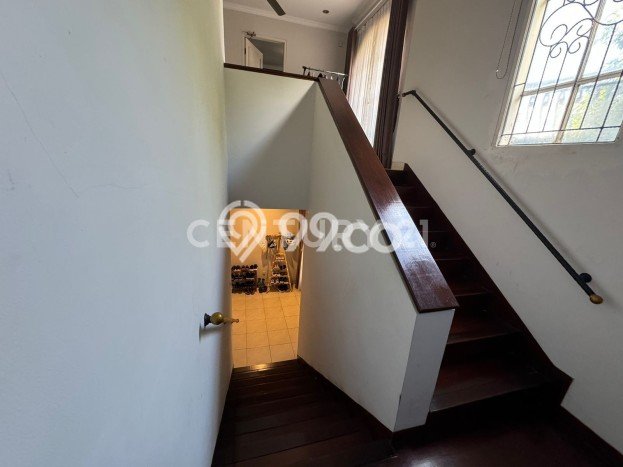 Dijual Rumah Luas Elegan Dengan View Eksklusif di Bintaro, Tangerang Selatan Dijual Rumah Luas Elegan Dengan View Eksklusif di Bintaro, Tangerang Selatan