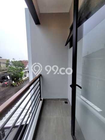 Rumah Mewah LB 128m2 Siap Pakai Desain Elegan di Bintaro, Tangerang Selatan Rumah Mewah LB 128m2 Siap Pakai Desain Elegan di Bintaro, Tangerang Selatan