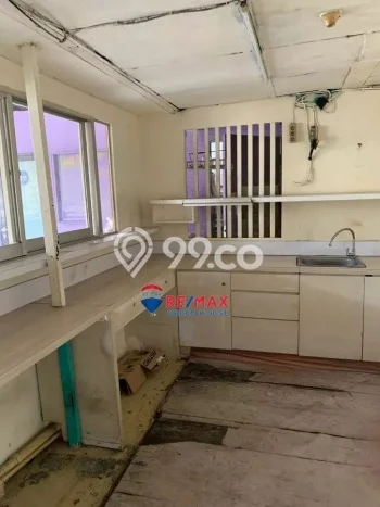 AREA KOMERSIAL! Komersial Disewakan di Tanjung Duren, Luas 6m², Jalan Strategis, Ready Bisnis AREA KOMERSIAL! Komersial Disewakan di Tanjung Duren, Luas 6m², Jalan Strategis, Ready Bisnis