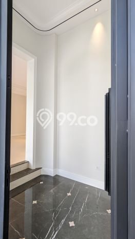 Dijual Rumah Luas Megah Dengan View Eksklusif di Permata Buana, Jakarta Barat Dijual Rumah Luas Megah Dengan View Eksklusif di Permata Buana, Jakarta Barat