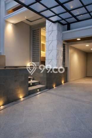 Jual Rumah Luas Elegan Dengan View Eksklusif di Puri Indah, Jakarta Barat Jual Rumah Luas Elegan Dengan View Eksklusif di Puri Indah, Jakarta Barat