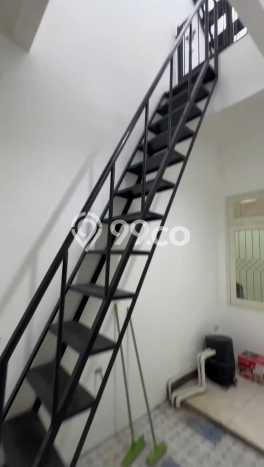 Disewakan! Rumah 4 Kamar Tidur &
4 Kamar Mandi di Permata Buana, Jakarta Barat Disewakan! Rumah 4 Kamar Tidur &
4 Kamar Mandi di Permata Buana, Jakarta Barat