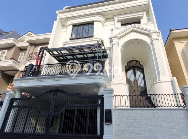 Dijual Rumah Luas Megah Dengan View Eksklusif di Permata Buana, Jakarta Barat Dijual Rumah Luas Megah Dengan View Eksklusif di Permata Buana, Jakarta Barat