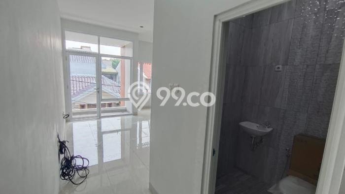 Dijual Rumah Mewah Elegan Dengan View Eksklusif di Tomang, Jakarta Barat Dijual Rumah Mewah Elegan Dengan View Eksklusif di Tomang, Jakarta Barat