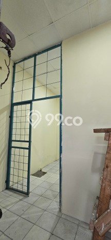 LOKASI STRATEGIS! Ruko For Rent Kawasan , Luas 295m2m², Area Ramai LOKASI STRATEGIS! Ruko For Rent Kawasan , Luas 295m2m², Area Ramai