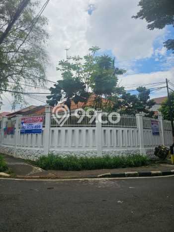 Rumah Modern Dikontrakkan di Menteng Jakarta Pusat Area Sangat Strategis Rumah Modern Dikontrakkan di Menteng Jakarta Pusat Area Sangat Strategis