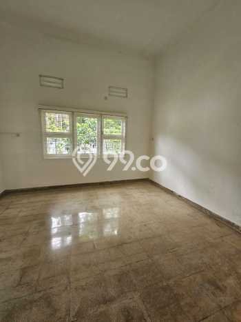 Rumah Modern Dikontrakkan di Menteng Jakarta Pusat Area Sangat Strategis Rumah Modern Dikontrakkan di Menteng Jakarta Pusat Area Sangat Strategis