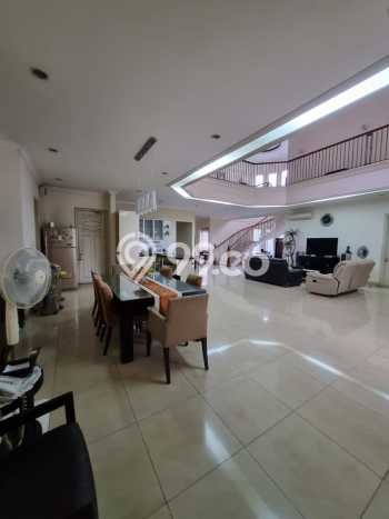 Jual Rumah Mewah Megah Dengan View Eksklusif di Pondok Indah, Jakarta Selatan Jual Rumah Mewah Megah Dengan View Eksklusif di Pondok Indah, Jakarta Selatan