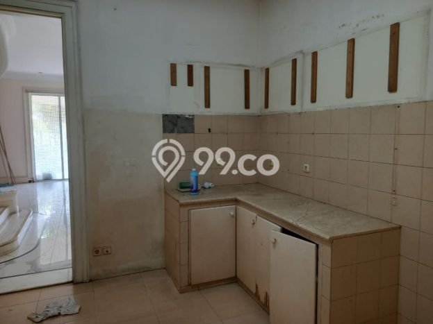 PROPERTI PILIHAN! Rumah di Kembangan, Luas 268m² Bangunan 300m² PROPERTI PILIHAN! Rumah di Kembangan, Luas 268m² Bangunan 300m²