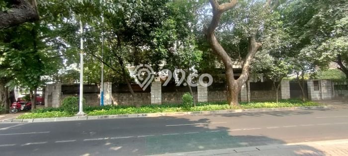 Rumah Nyaman di Menteng, Jakarta Pusat, LT 1005m² Bangunan 900m² Rumah Nyaman di Menteng, Jakarta Pusat, LT 1005m² Bangunan 900m²