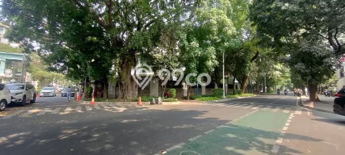 Rumah Nyaman di Menteng, Jakarta Pusat, LT 1005m² Bangunan 900m² Rumah Nyaman di Menteng, Jakarta Pusat, LT 1005m² Bangunan 900m²
