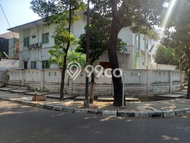 Rumah Nyaman area Kebayoran Baru, Jakarta Selatan, Luas 488m² Bangunan 450m² Rumah Nyaman area Kebayoran Baru, Jakarta Selatan, Luas 488m² Bangunan 450m²