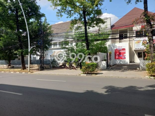 Jual Ruko Kawasan Kebayoran Baru, Luas 300m², Kawasan Potensial, Jalan Utama Jual Ruko Kawasan Kebayoran Baru, Luas 300m², Kawasan Potensial, Jalan Utama