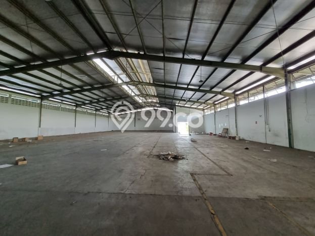 Gudang disewakan di Kelapa Gading Jakarta Utara dengan luas bangunan 5000m2 Gudang disewakan di Kelapa Gading Jakarta Utara dengan luas bangunan 5000m2