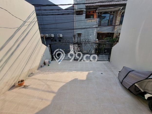 For Sale Rumah 5 Kamar Lokasi Strategis Bagus dan Strategis di Kelapa Gading For Sale Rumah 5 Kamar Lokasi Strategis Bagus dan Strategis di Kelapa Gading