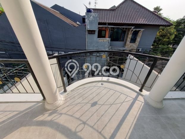 For Sale Rumah 5 Kamar Lokasi Strategis Bagus dan Strategis di Kelapa Gading For Sale Rumah 5 Kamar Lokasi Strategis Bagus dan Strategis di Kelapa Gading